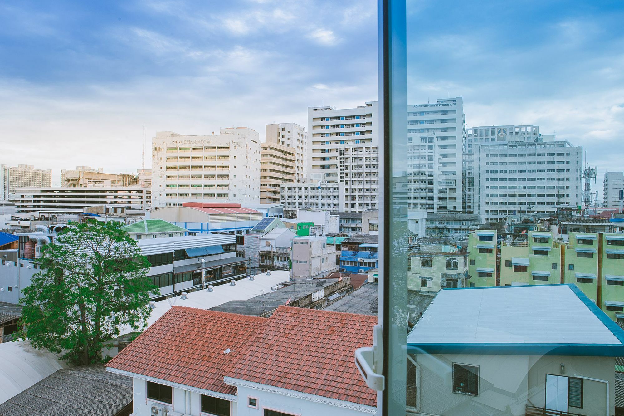 S.E.T Thanmongkol Residence Bangkok Exterior photo